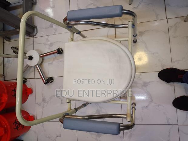Big High Quality Commode Chair