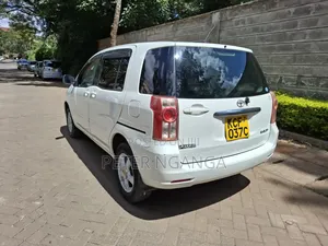 Toyota Raum 2008 Off white