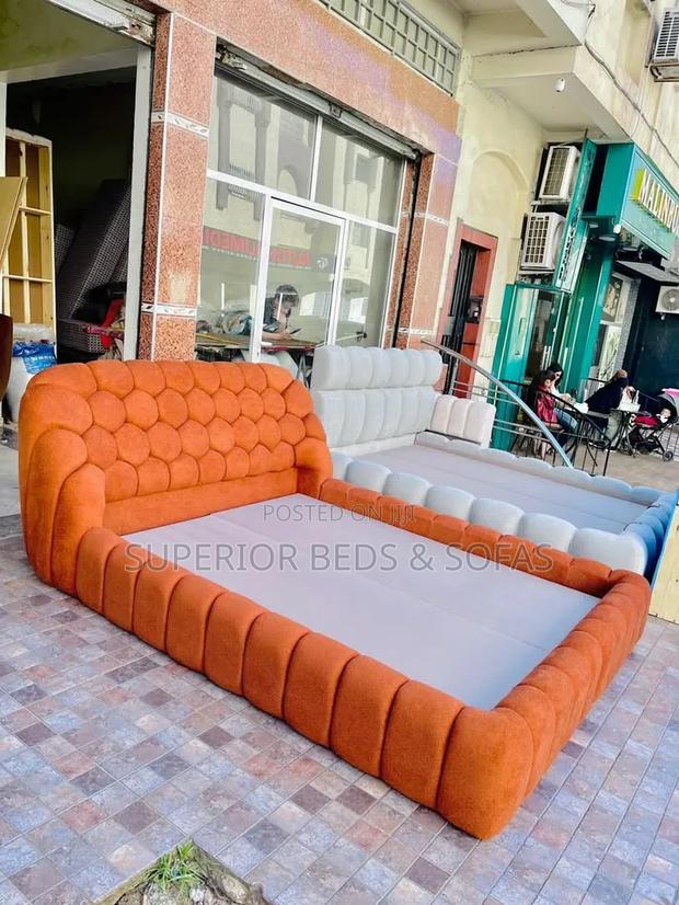 5x6 Burnt Orange Roche Bobois Bubble Bed: Unique Design