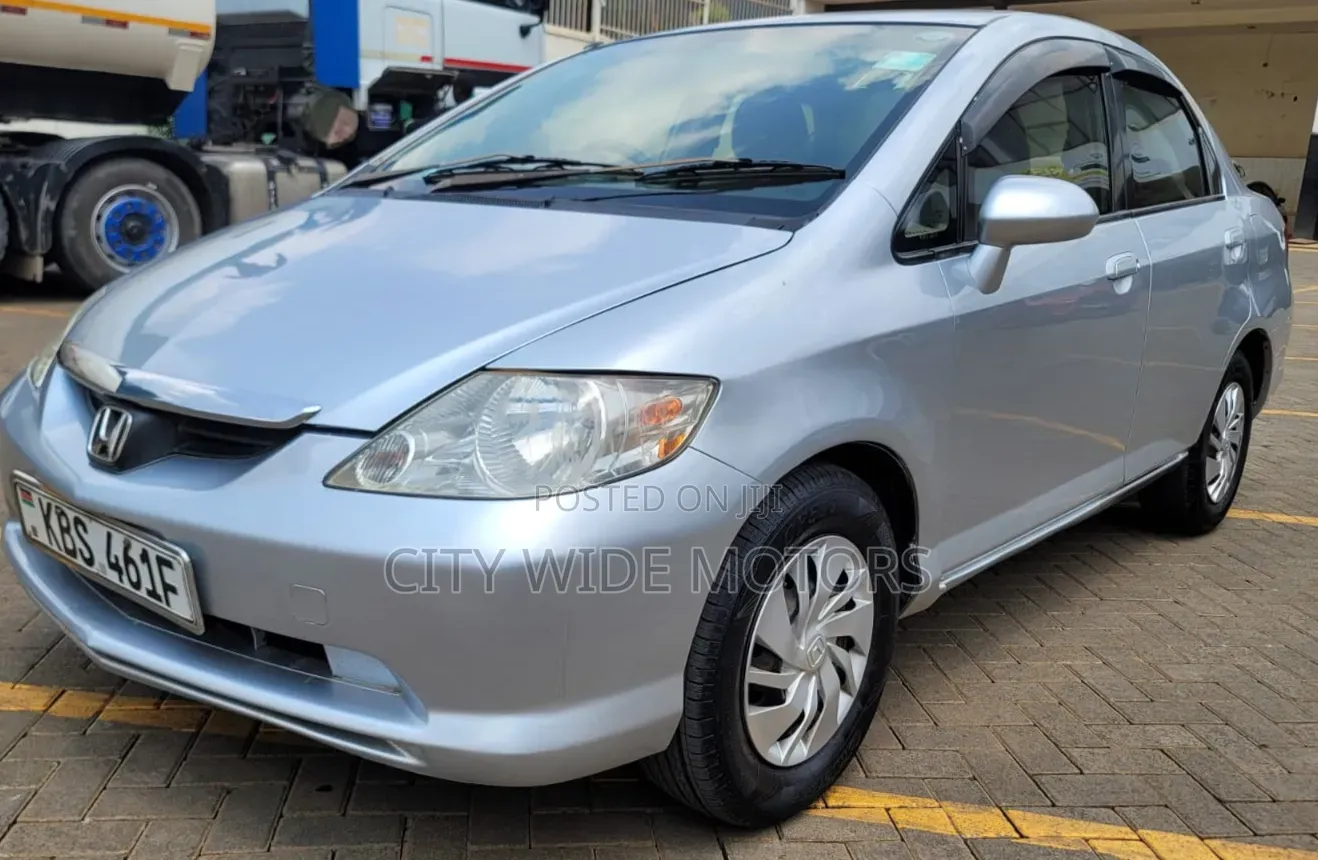 Honda Fit Aria 2005 Silver