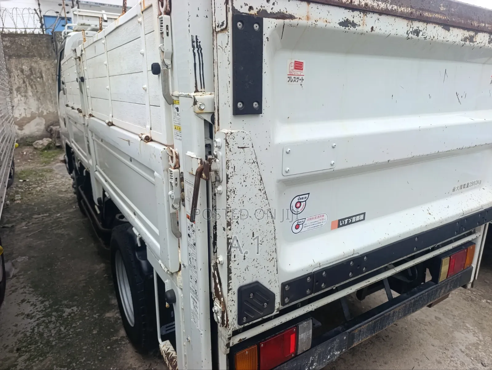 Isuzu Elf 3000 With Reinforced Chasis, Front/ Rear Leaf Springs