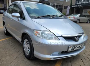 Honda Fit Aria 2005 Silver