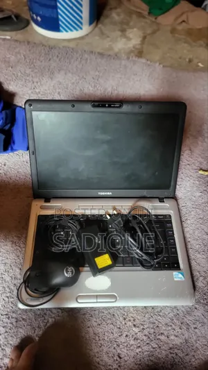 Laptop Toshiba A30 4GB Intel Core i3 HDD+SSD 256GB