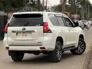 Toyota Land Cruiser Prado 2.7 2021 White