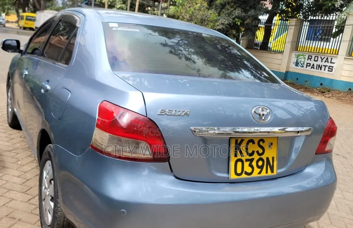 Toyota Belta 2011 Blue