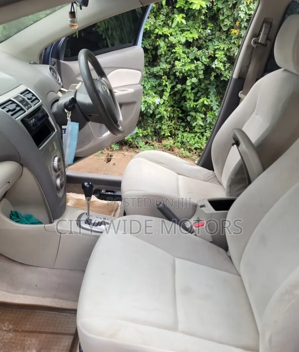 Toyota Belta 2011 Blue