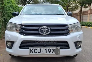 Toyota Hilux 2016 White
