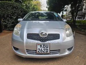Toyota Vitz 2006 Silver