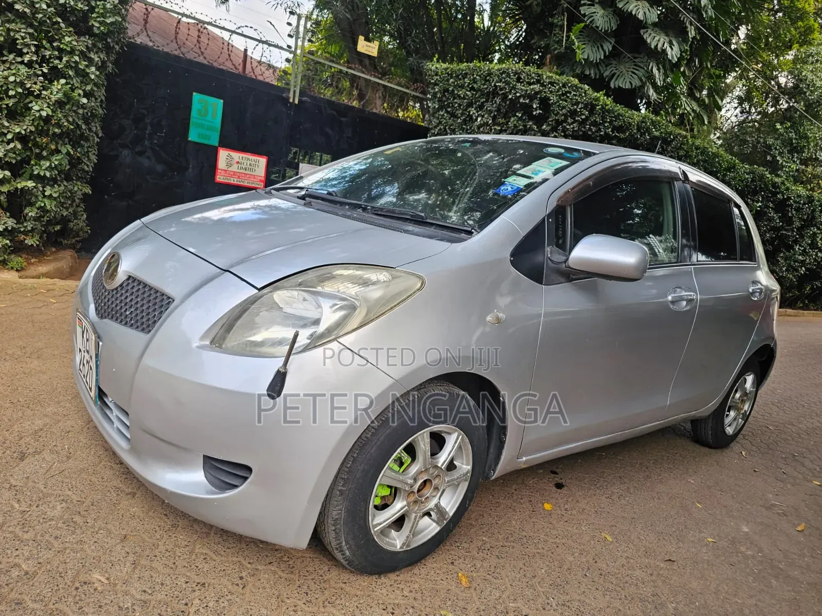 Toyota Vitz 2006 Silver