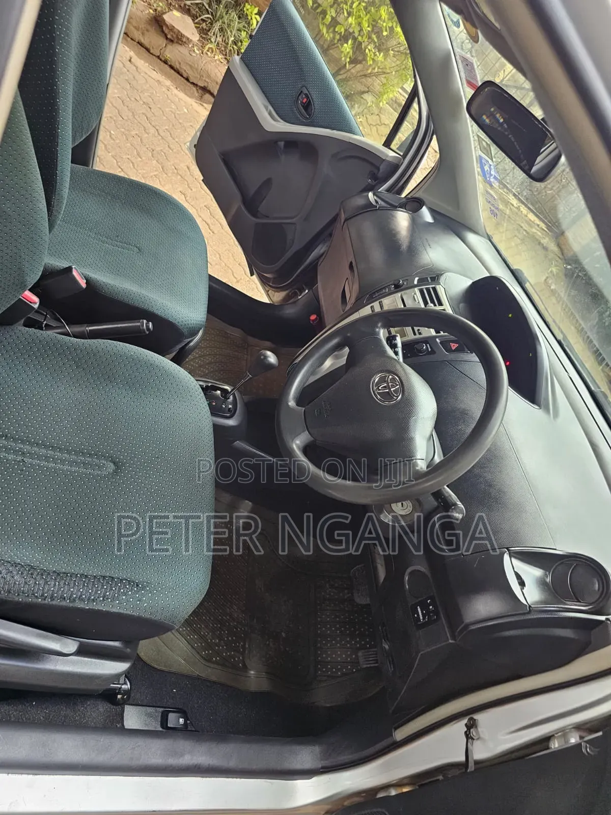 Toyota Vitz 2006 Silver