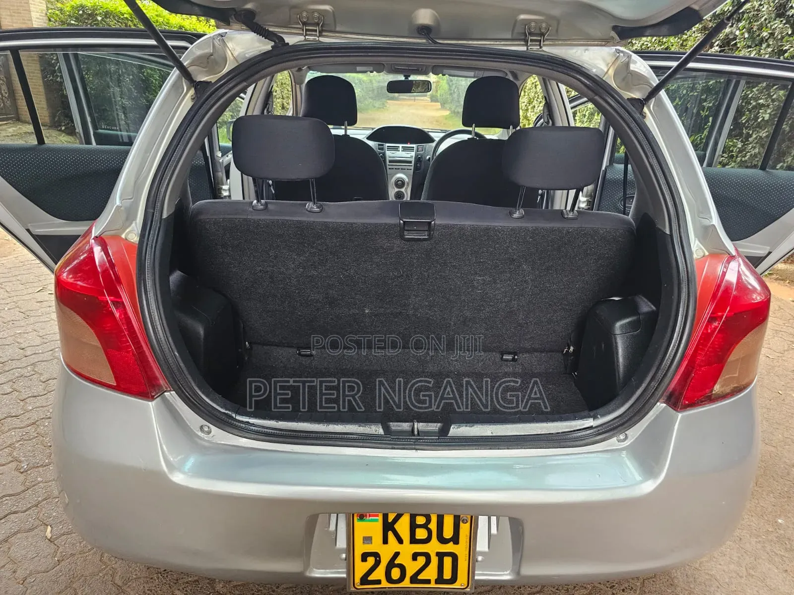 Toyota Vitz 2006 Silver