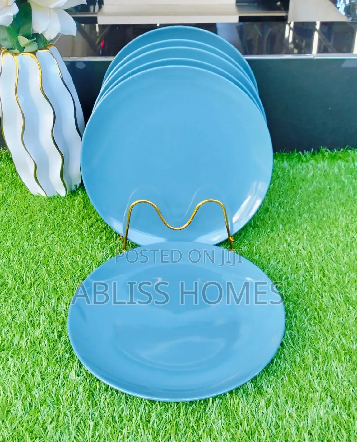 A Set of 6pcs Turqoise Blue Dinner Plates