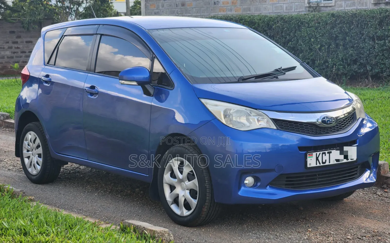 Subaru Trezia 2011 Blue