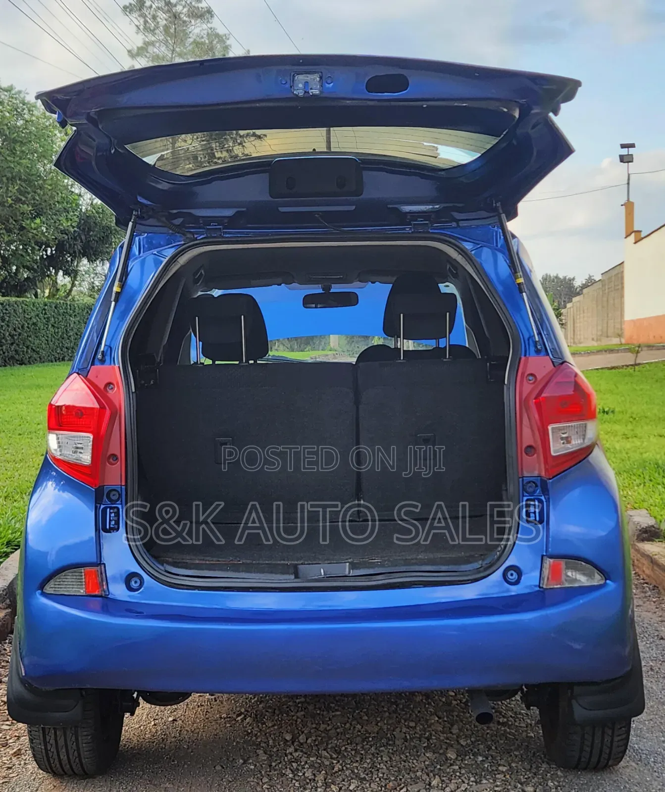 Subaru Trezia 2011 Blue