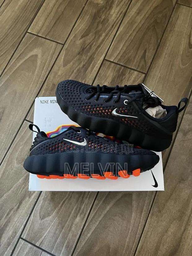 Nike Mind 002