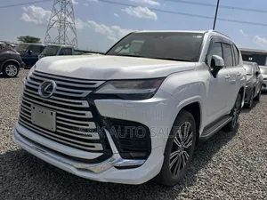 Lexus LX 2022 White