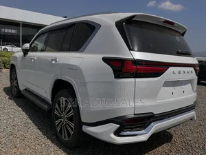Lexus LX 2022 White