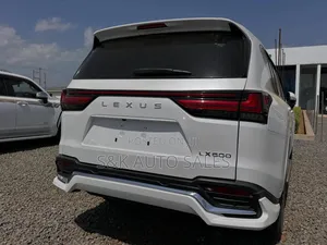 Lexus LX 2022 White
