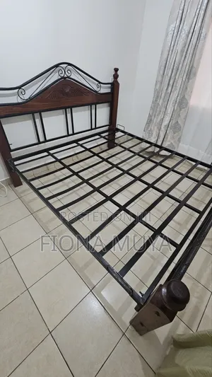 6x6 Mahogany Metal Bed