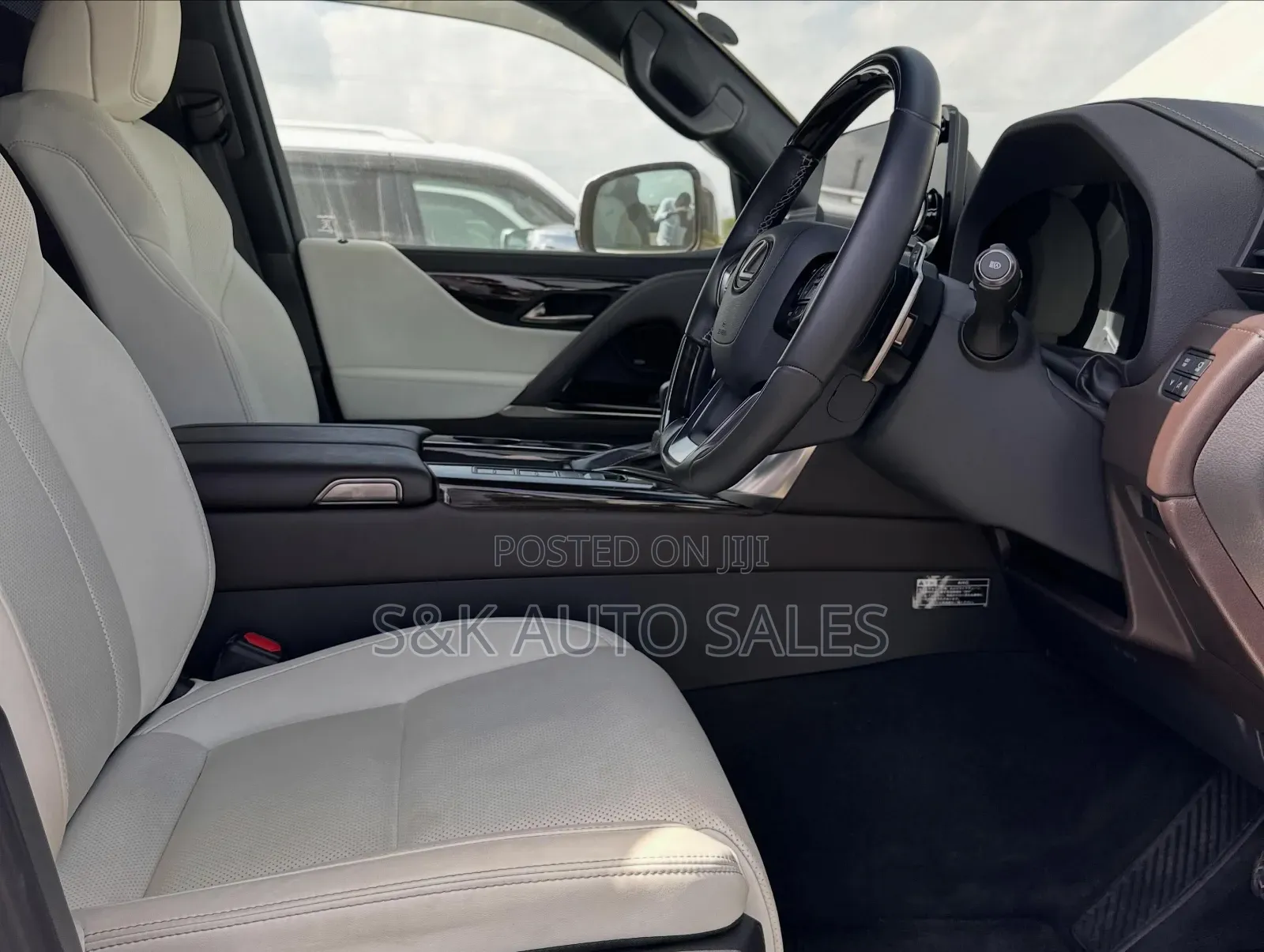 Lexus LX 2022 White