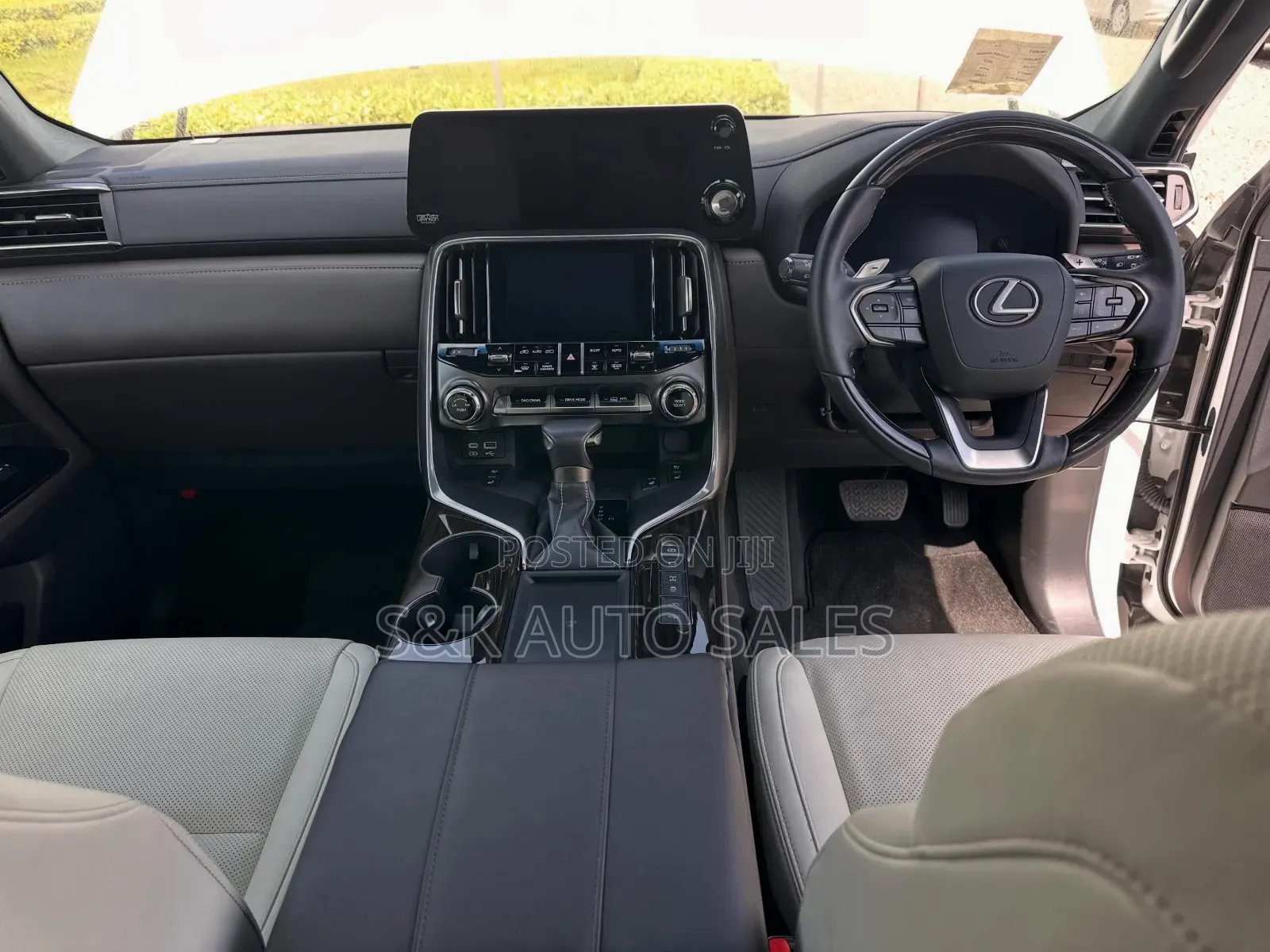 Lexus LX 2022 White