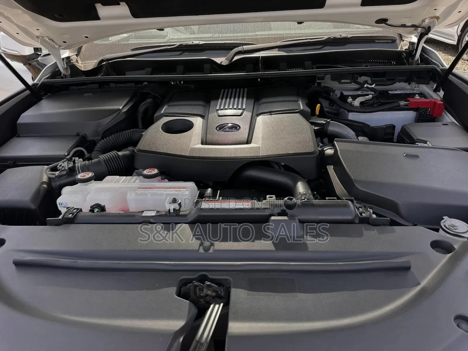 Lexus LX 2022 White