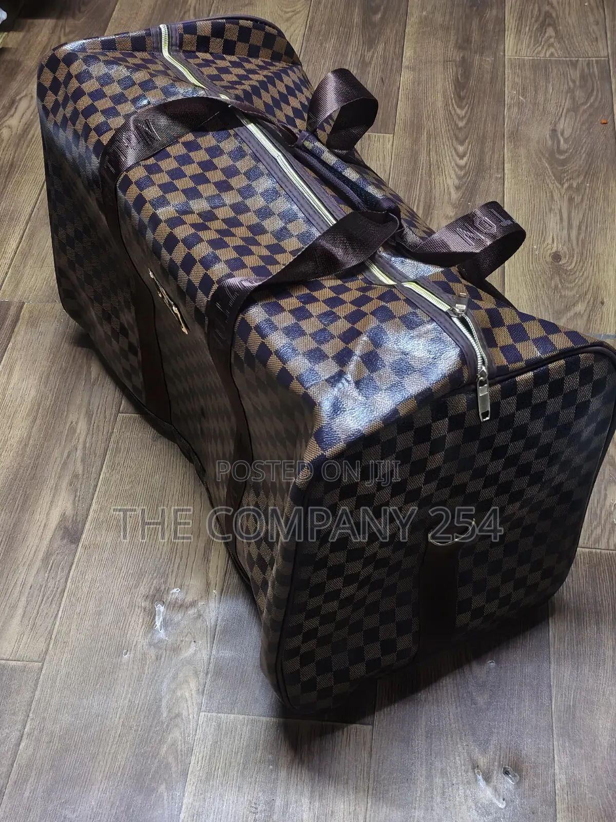 Quality Leather Designer Luiz Vtton Traveling Large Size Bag Available