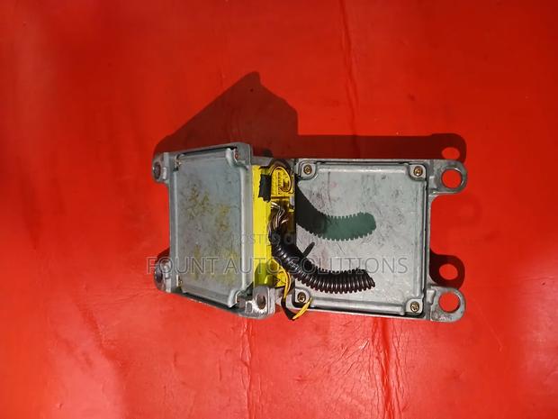 Airbag Control Unit Toyota Premio - thumbnail 2