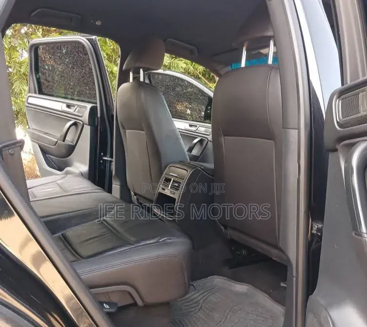 Volkswagen Touareg 2013 Black