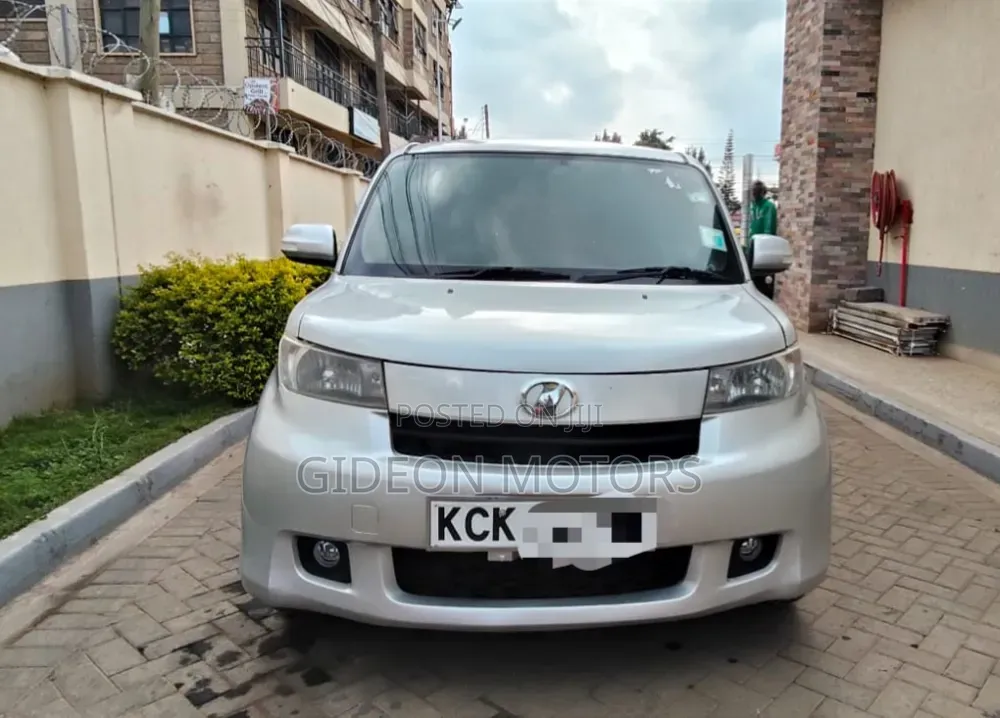 Toyota bB 2009 Silver