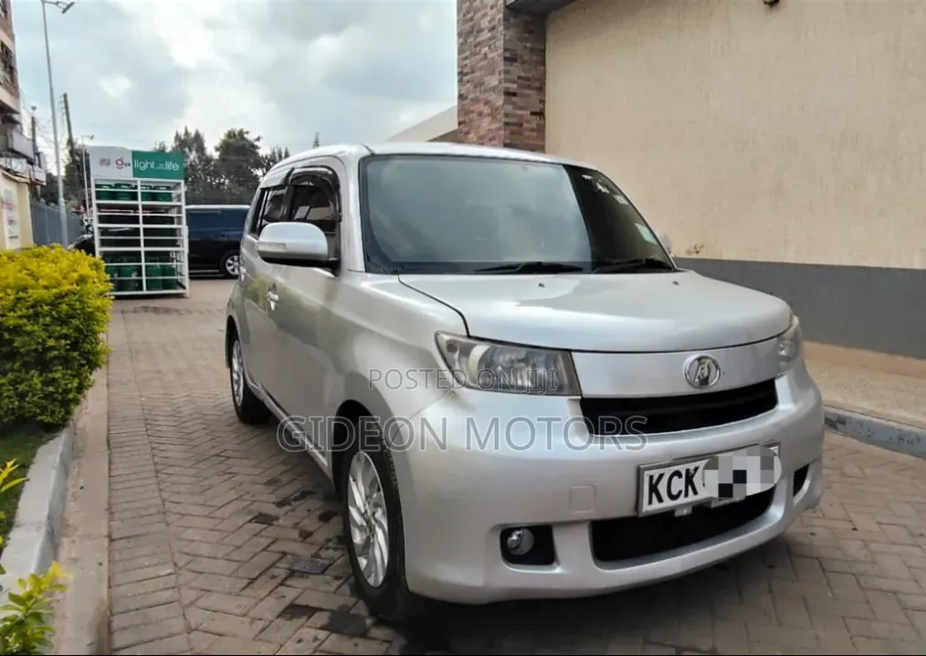 Toyota bB 2009 Silver