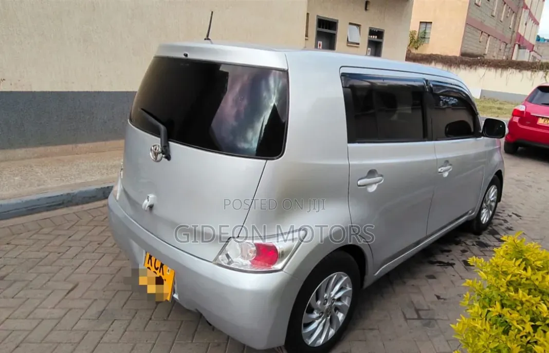 Toyota bB 2009 Silver