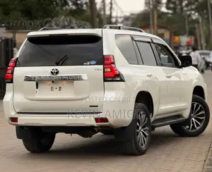 Toyota Land Cruiser Prado 2021 White