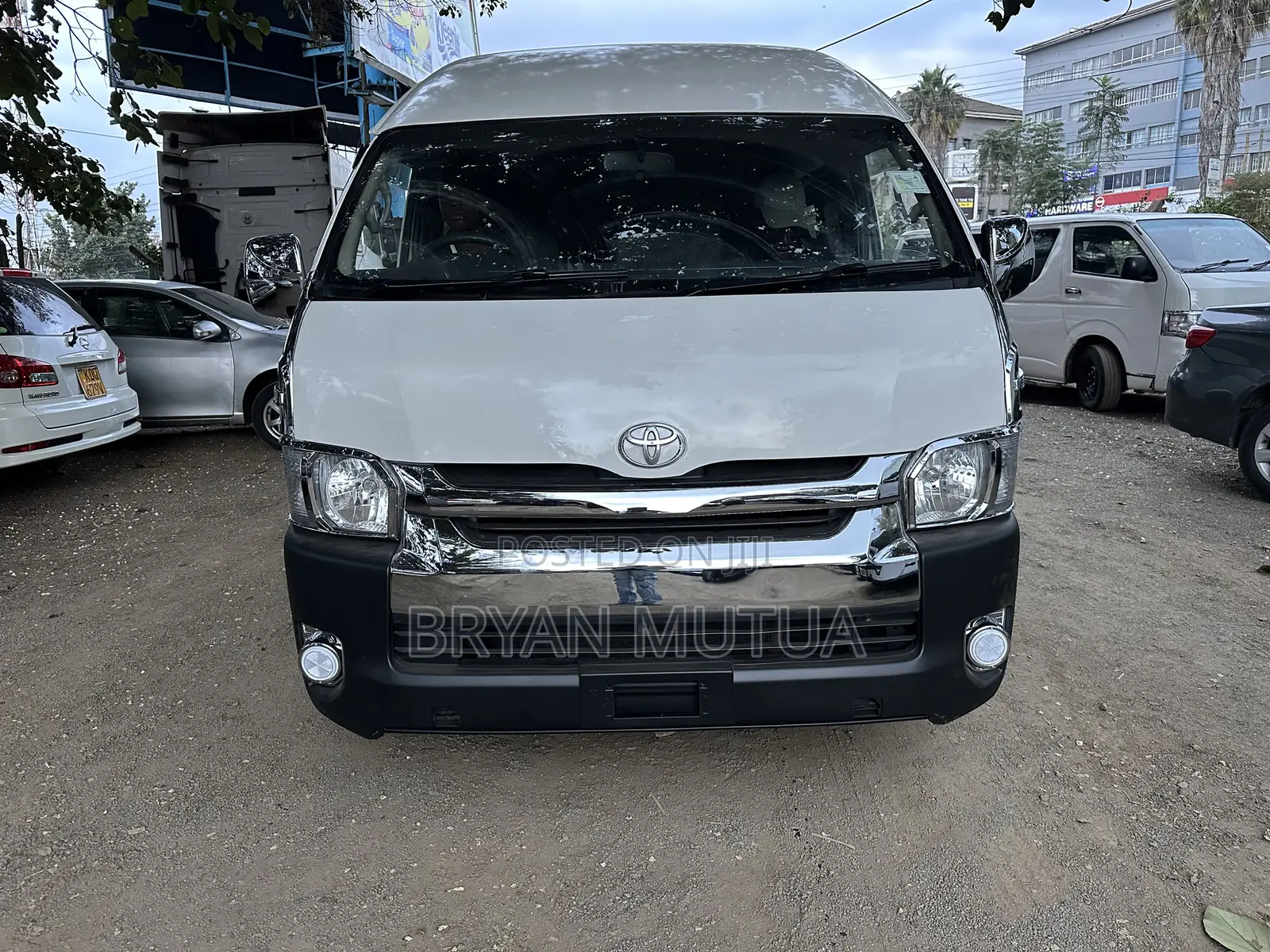 Toyota HiAce 2019 White