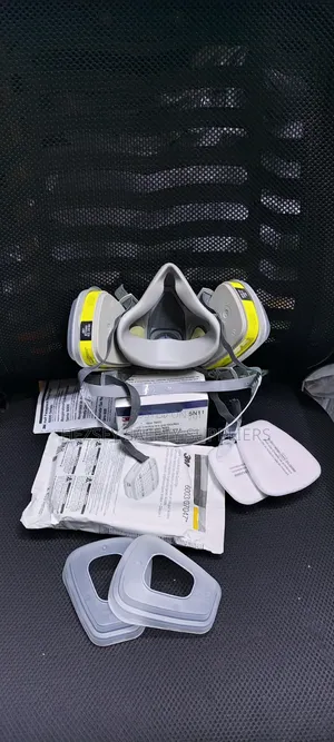 Quality 3m 6200 Half Face Respirator Mask (Complete With Accessories)