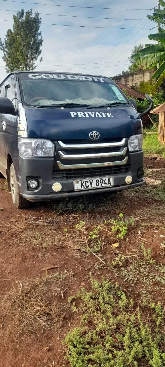 Toyota HiAce 2013 Blue