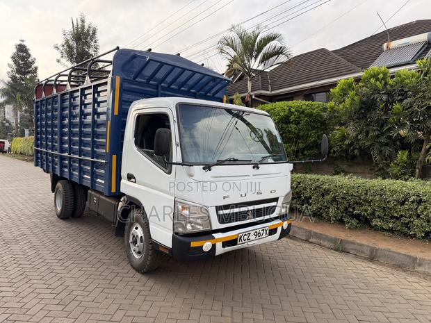 Mitsubishi Canter 2019 White Open Body - thumbnail 2