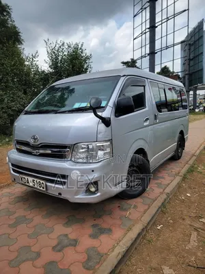 Toyota HiAce 2014 Silver