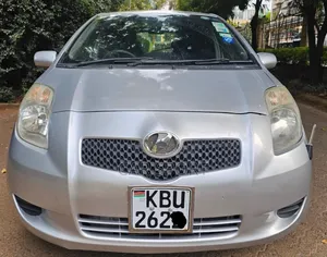 Toyota Vitz 2007 Silver