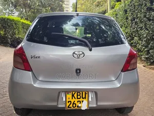 Toyota Vitz 2007 Silver