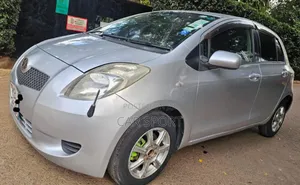 Toyota Vitz 2007 Silver