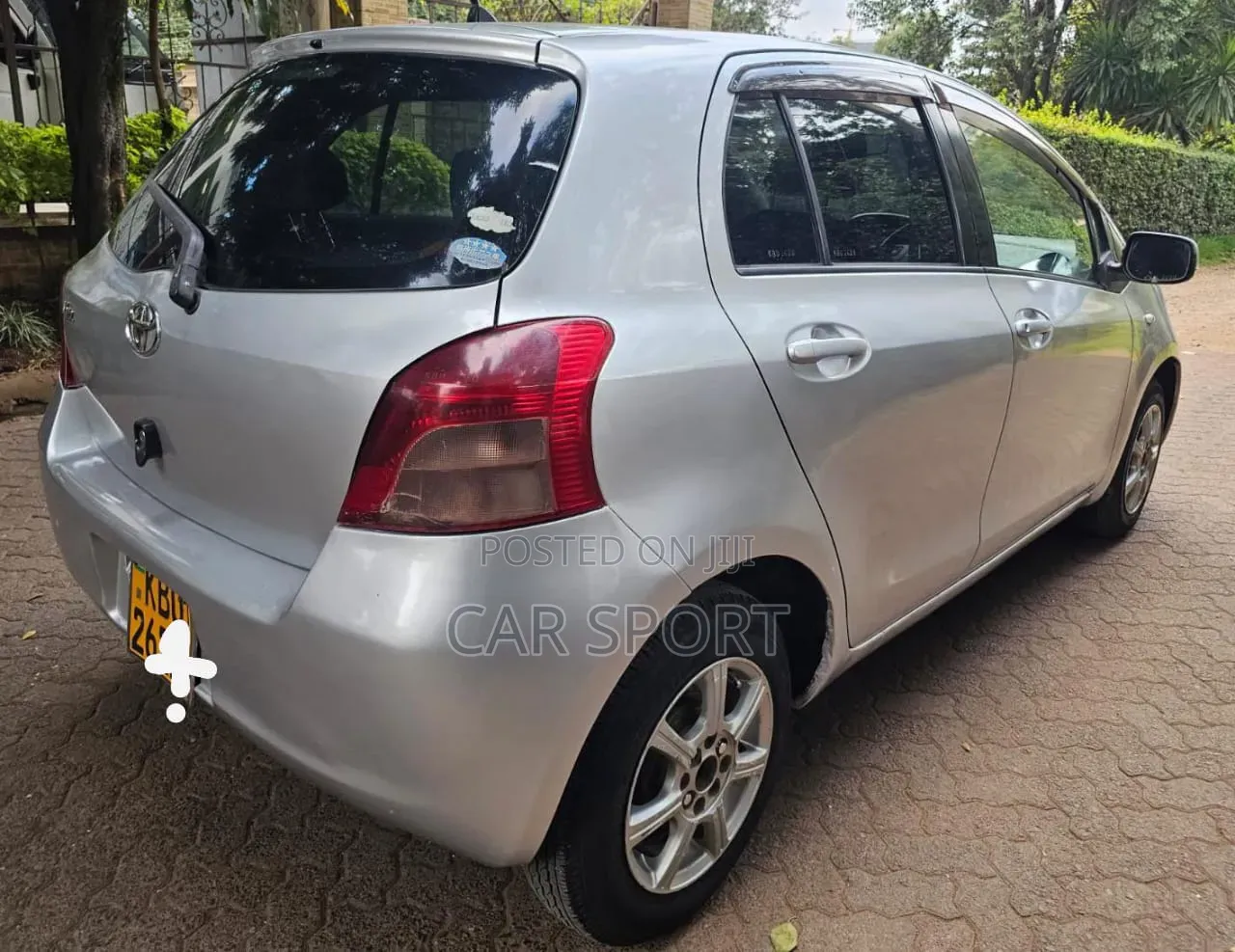 Toyota Vitz 2007 Silver