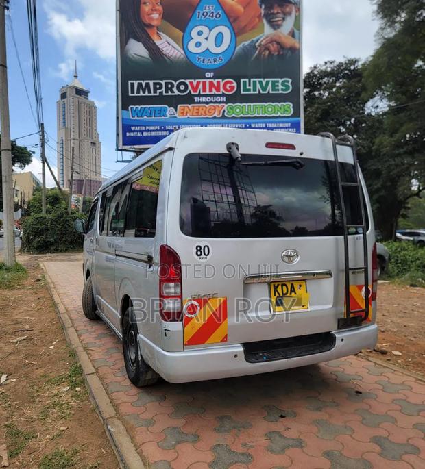Toyota HiAce 2014 Silver - thumbnail 2