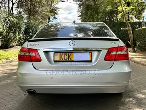 Mercedes-Benz E250 2009 Silver