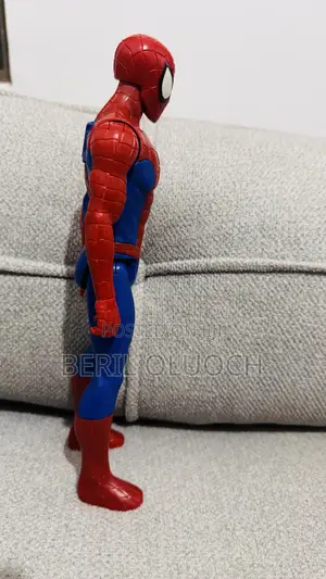 Marvel Spider-Man Day Titan Series Action Figure, 29.2-Cm (11.5 Inch