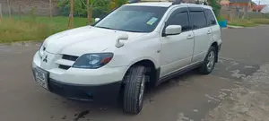 Mitsubishi Airtrek 2003 White