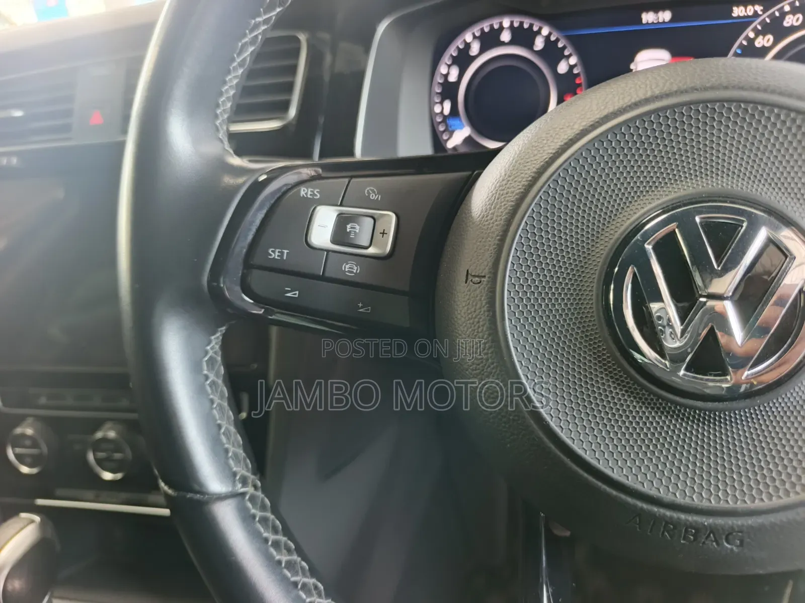 Volkswagen Golf R 4-Door w/DCC & Navigation 2019