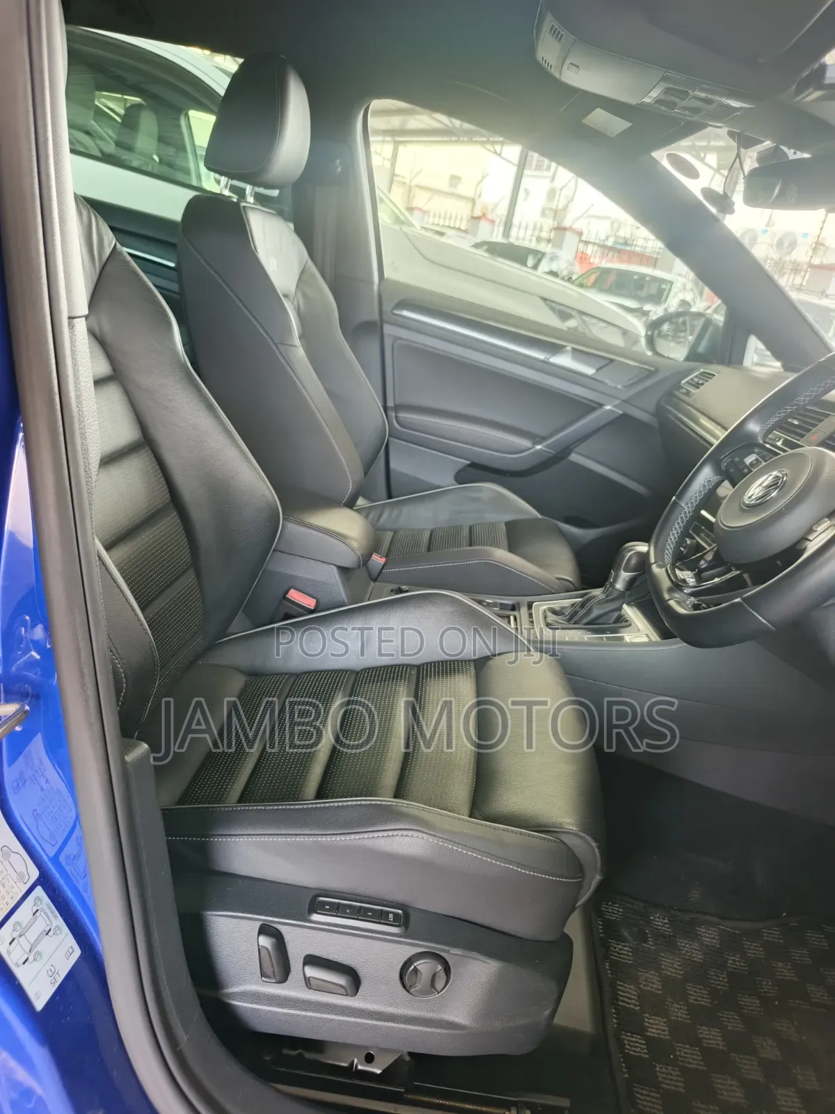 Volkswagen Golf R 4-Door w/DCC & Navigation 2019