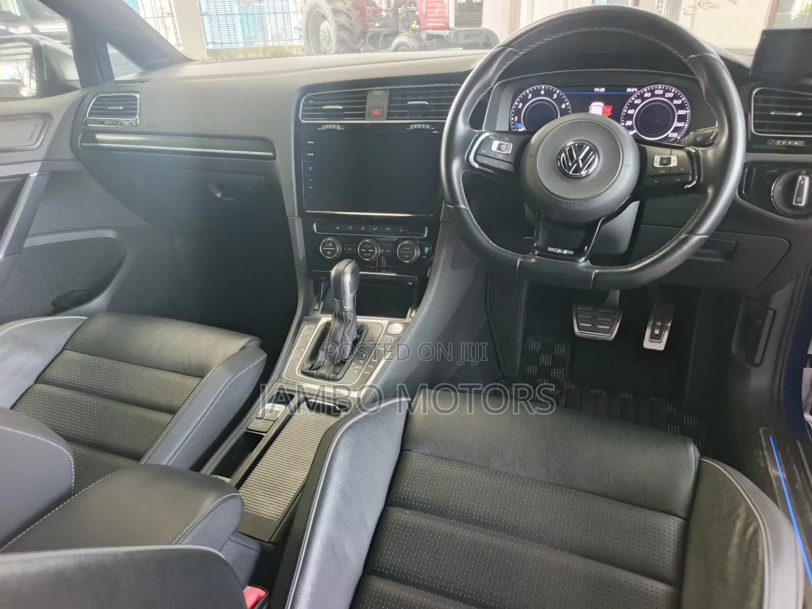Volkswagen Golf R 4-Door w/DCC & Navigation 2019
