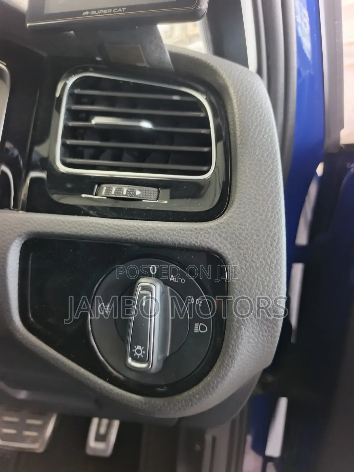 Volkswagen Golf R 4-Door w/DCC & Navigation 2019